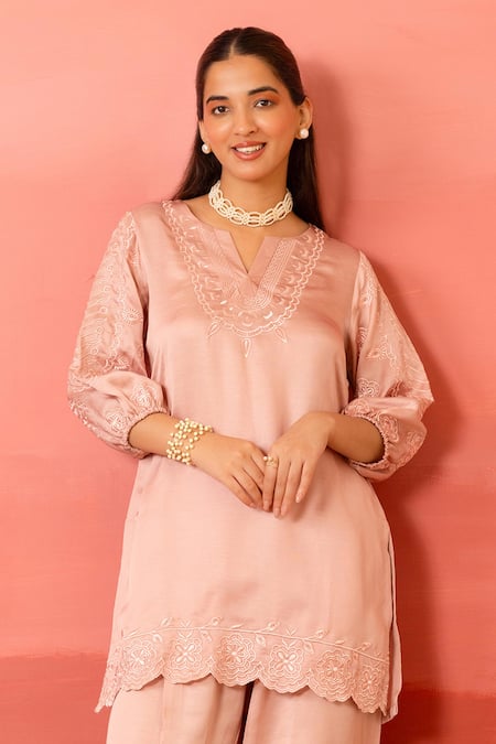 Charu Makkar Pink Linen, Satin, Organza Embroidery Round Neck Designer Salmon Kurta Set Online at Aza Fashions Charu Makkar_Pink Linen, Satin, Organza Embroidery Round Neck Designer Salmon Kurta Set _Online_at_Aza_Fashions