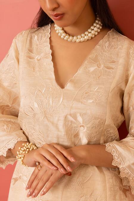 Charu Makkar White Linen, Satin, Organza Embroidery, Lace V-neck Designer Pearl Kurta Set Online at Aza Fashions Charu Makkar_White Linen, Satin, Organza Embroidery, Lace V-neck Designer Pearl Kurta Set _Online_at_Aza_Fashions