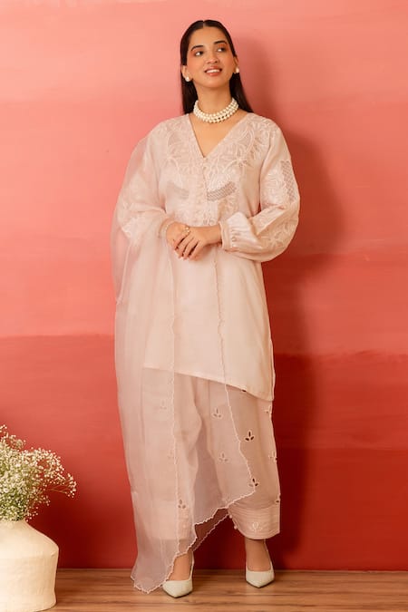 Buy Charu Makkar Peach Linen, Satin, Organza Embroidery V-neck Floral Kurta Set Online at Aza Fashions Buy_Charu Makkar_Peach Linen, Satin, Organza Embroidery V-neck Floral Kurta Set _Online_at_Aza_Fashions