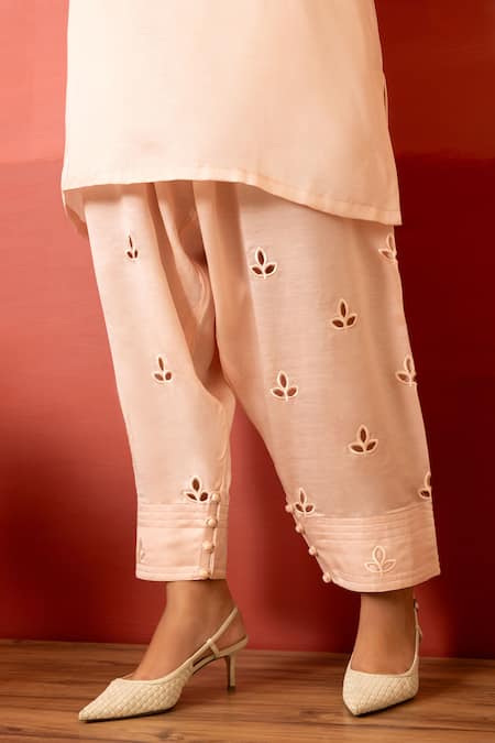 Shop Charu Makkar Peach Linen, Satin, Organza Embroidery V-neck Floral Kurta Set Online at Aza Fashions Shop_Charu Makkar_Peach Linen, Satin, Organza Embroidery V-neck Floral Kurta Set _Online_at_Aza_Fashions