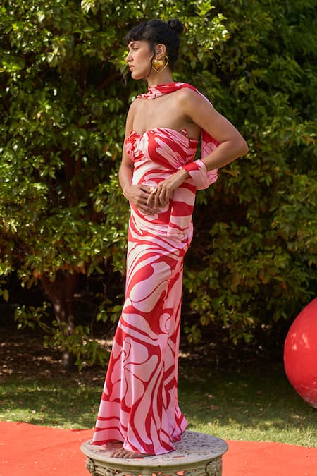 Zwaan_Red Satin Sweetheart Neck Giselle Dress With Scarf _Online_at_Aza_Fashions