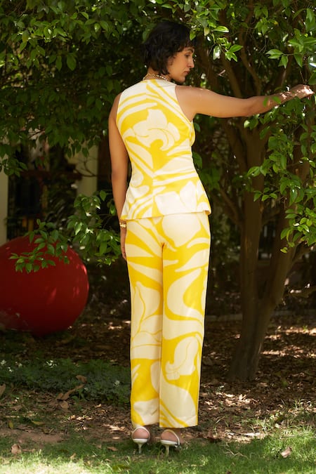 Zwaan Yellow Floral Peplum Top & Straight Pant Set 