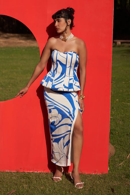 Zwaan Blue Linen, Shantoon, Satin Square Neck And White Printed Peplum Corset Set