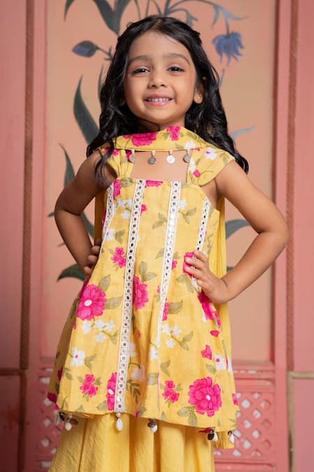 Kirti Agarwal - Pret N Couture_Yellow Linen Pom-poms, Tassels Floral Print Kurta Palazzo Set _Online_at_Aza_Fashions