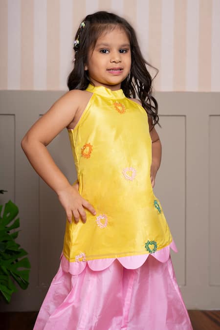 Kirti Agarwal - Pret N Couture Yellow Silk Embroidery And Pink Tunic Palazzo Set Online at Aza Fashions Kirti Agarwal - Pret N Couture_Yellow Silk Embroidery And Pink Tunic Palazzo Set _Online_at_Aza_Fashions