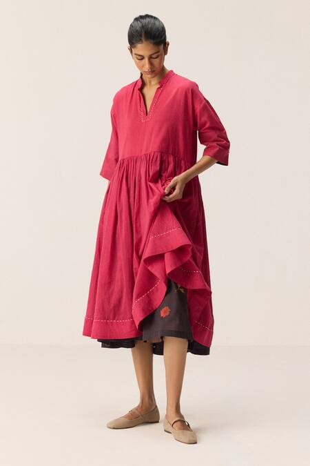 Buy Kharakapas Pink Cotton Split V-neck Berry Beam Dress Online at Aza Fashions Buy_Kharakapas_Pink Cotton Split V-neck Berry Beam Dress _Online_at_Aza_Fashions