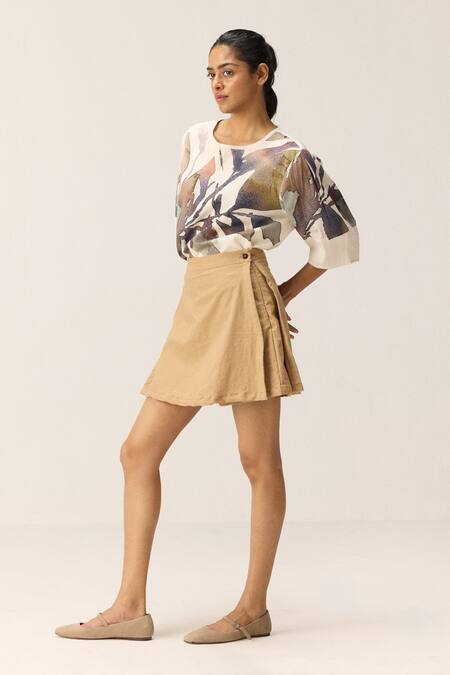 Kharakapas Off White Cotton Round Neck Thistle Mul Top Online at Aza Fashions Kharakapas_Off White Cotton Round Neck Thistle Mul Top _Online_at_Aza_Fashions