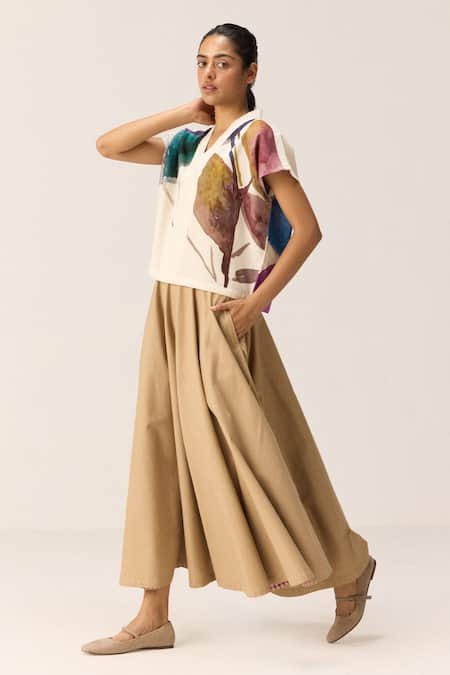 Shop_Kharakapas_Off White Cotton V-neck Azara Shibori Pattern Top _Online_at_Aza_Fashions