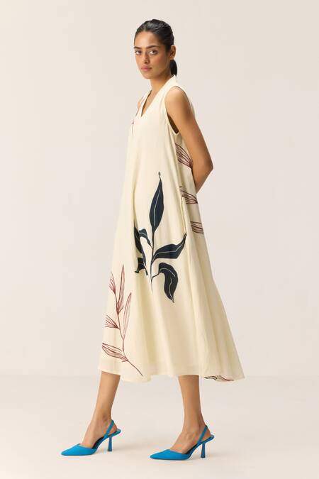 Buy Kharakapas Off White Cotton V-neck Magnolia Dress Online at Aza Fashions Buy_Kharakapas_Off White Cotton V-neck Magnolia Dress _Online_at_Aza_Fashions