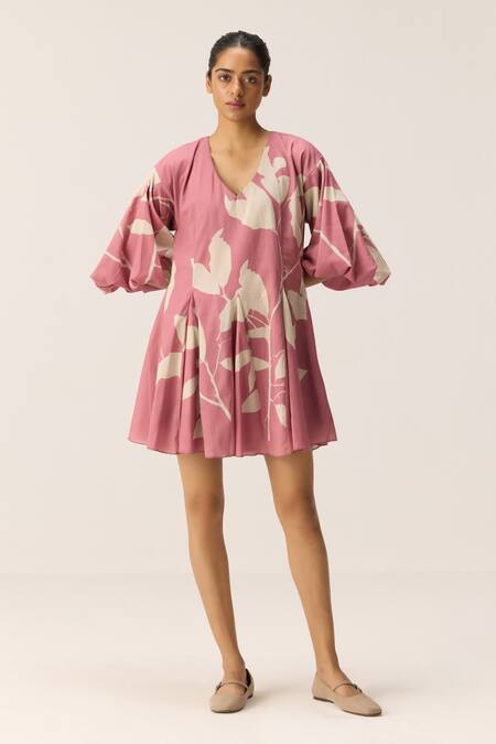 Kharakapas Pink Cotton V-neck Lovespell Mul Dress Online at Aza Fashions Kharakapas_Pink Cotton V-neck Lovespell Mul Dress _Online_at_Aza_Fashions