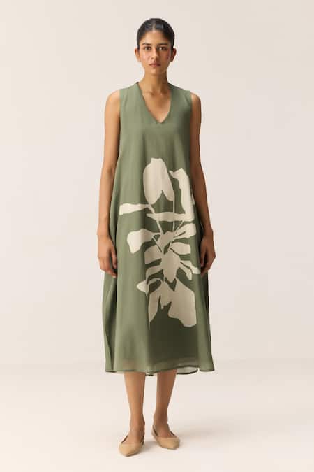 Kharakapas Green Cotton V-neck Faded Herb Dress