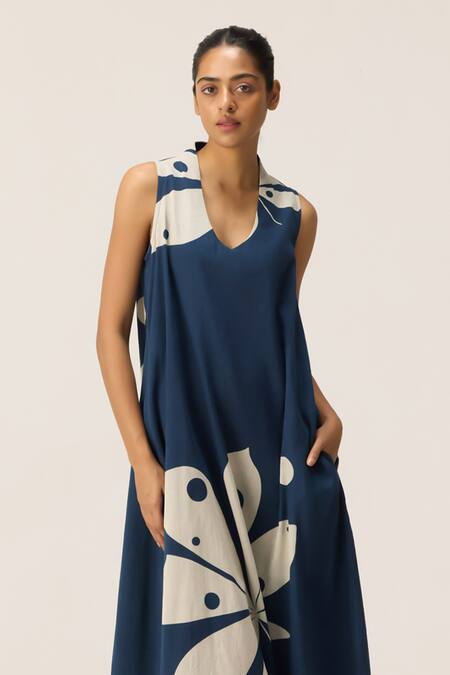 Buy Kharakapas Blue Cotton V-neck Dust Storm Navy Dress Online at Aza Fashions Buy_Kharakapas_Blue Cotton V-neck Dust Storm Navy Dress _Online_at_Aza_Fashions