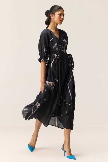 Buy Kharakapas Black Cotton V-neck Eclipse Wrap Dress Online at Aza Fashions Buy_Kharakapas_Black Cotton V-neck Eclipse Wrap Dress _Online_at_Aza_Fashions