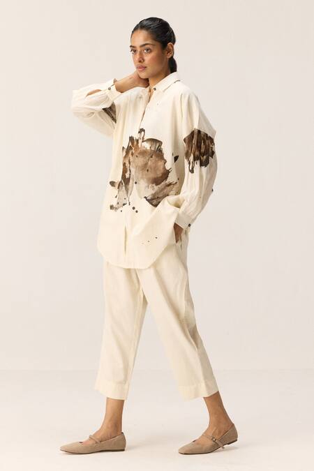 Buy Kharakapas Off White Cotton Collared Sunpetal Shirt And Pant Co-ord Set Online at Aza Fashions Buy_Kharakapas_Off White Cotton Collared Sunpetal Shirt And Pant Co-ord Set _Online_at_Aza_Fashions