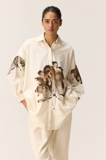 Shop Kharakapas Off White Cotton Collared Sunpetal Shirt And Pant Co-ord Set Online at Aza Fashions Shop_Kharakapas_Off White Cotton Collared Sunpetal Shirt And Pant Co-ord Set _Online_at_Aza_Fashions