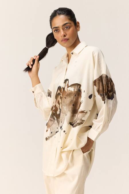 Kharakapas Off White Cotton Collared Sunpetal Shirt And Pant Co-ord Set at Aza Fashions Kharakapas_Off White Cotton Collared Sunpetal Shirt And Pant Co-ord Set _at_Aza_Fashions