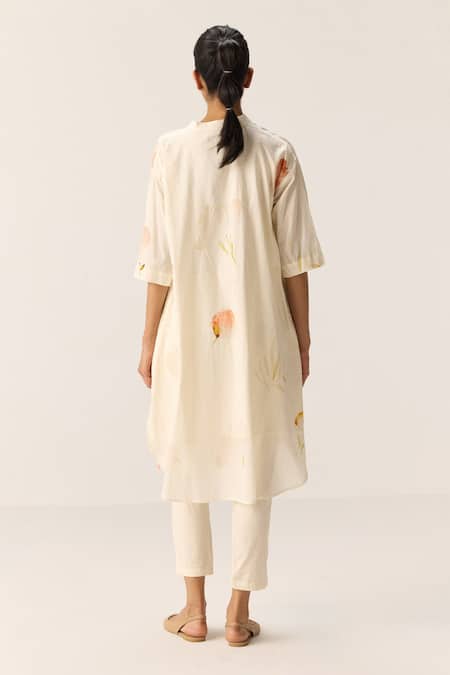 Shop Kharakapas Off White Cotton Mandarin Collar French Hydrangeas Kurta Set at Aza Fashions Shop_Kharakapas_Off White Cotton Mandarin Collar French Hydrangeas Kurta Set _at_Aza_Fashions
