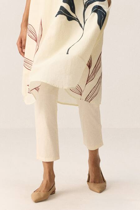 Kharakapas Off White Cotton Collared Wild Vine Kurta Set Online at Aza Fashions Kharakapas_Off White Cotton Collared Wild Vine Kurta Set _Online_at_Aza_Fashions