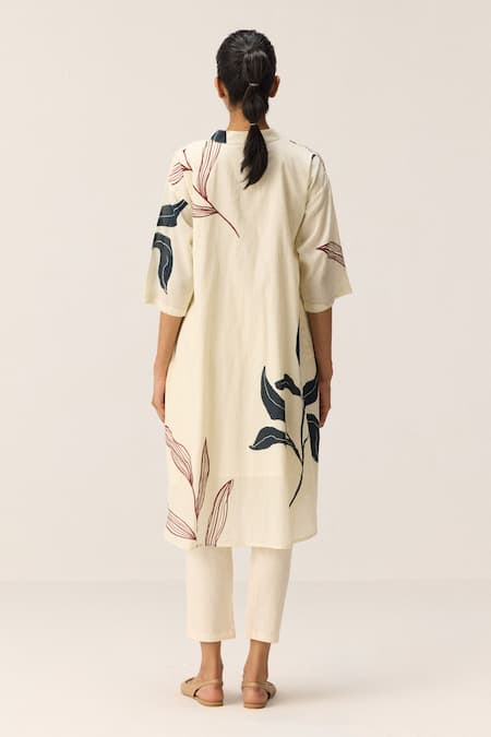Shop Kharakapas Off White Cotton Collared Wild Vine Kurta Set at Aza Fashions Shop_Kharakapas_Off White Cotton Collared Wild Vine Kurta Set _at_Aza_Fashions