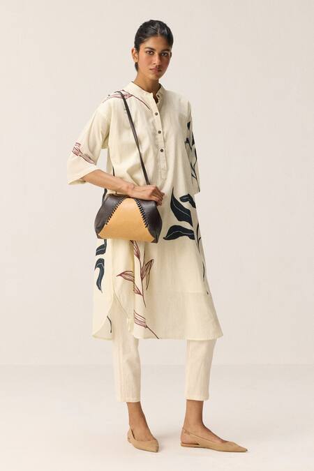 Kharakapas Off White Cotton Collared Wild Vine Kurta Set at Aza Fashions Kharakapas_Off White Cotton Collared Wild Vine Kurta Set _at_Aza_Fashions