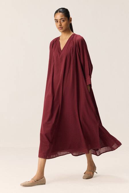 Buy Kharakapas Maroon Cotton V-neck Mul Louis Dress Online at Aza Fashions Buy_Kharakapas_Maroon Cotton V-neck Mul Louis Dress _Online_at_Aza_Fashions