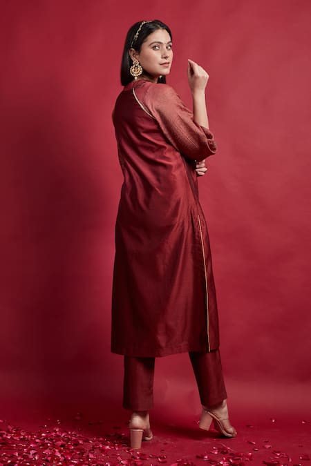 Shop Vinusto Maroon Chanderi Embroidery Keyhole Neck Handloom Kurta And Pant Set at Aza Fashions Shop_Vinusto_Maroon Chanderi Embroidery Keyhole Neck Handloom Kurta And Pant Set _at_Aza_Fashions
