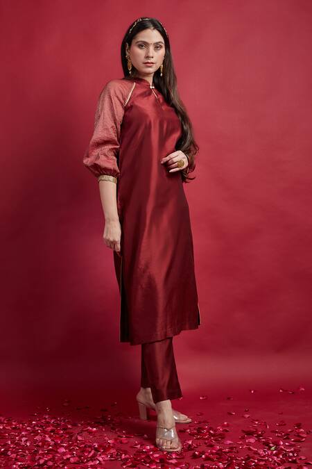Vinusto Maroon Chanderi Embroidery Keyhole Neck Handloom Kurta And Pant Set at Aza Fashions Vinusto_Maroon Chanderi Embroidery Keyhole Neck Handloom Kurta And Pant Set _at_Aza_Fashions