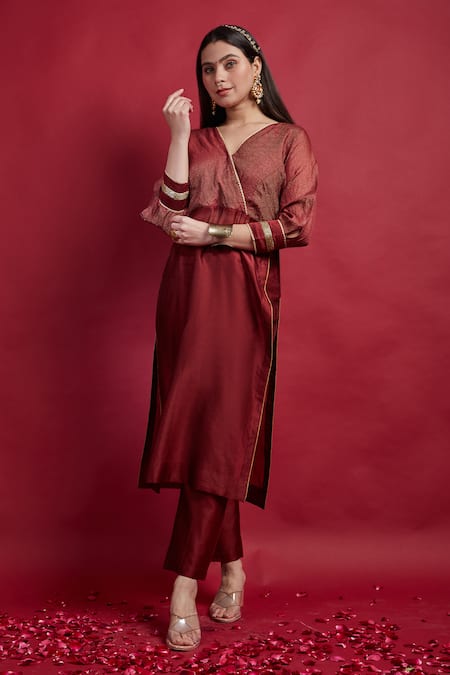 Shop Vinusto Maroon Chanderi Zari, Embroidery Open Neck High Slit Kurta And Pants Set Online at Aza Fashions Shop_Vinusto_Maroon Chanderi Zari, Embroidery Open Neck High Slit Kurta And Pants Set _Online_at_Aza_Fashions