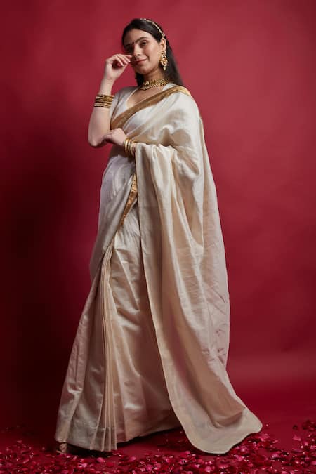 Vinusto Ivory Chanderi Embroidery, Zari Round Neck And Gold Saree Set Online at Aza Fashions Vinusto_Ivory Chanderi Embroidery, Zari Round Neck And Gold Saree Set _Online_at_Aza_Fashions
