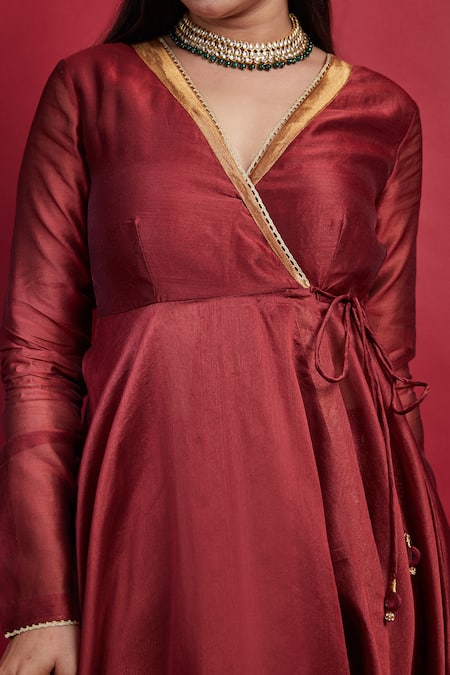 Buy Vinusto Maroon Chanderi Tassels, Lace V-neck Flared Anarkali Set Buy_Vinusto_Maroon Chanderi Tassels, Lace V-neck Flared Anarkali Set