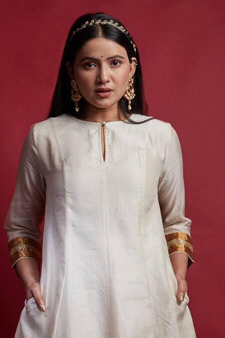 Buy Vinusto Ivory Chanderi, Cotton Cut Work Keyhole Neck And Gold Striped Anarkali Set Online at Aza Fashions Buy_Vinusto_Ivory Chanderi, Cotton Cut Work Keyhole Neck And Gold Striped Anarkali Set _Online_at_Aza_Fashions