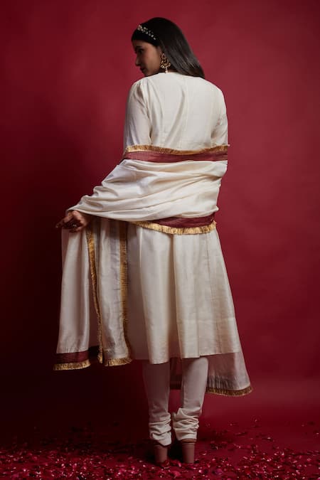 Vinusto Ivory Chanderi Anarkali Kurta Set 