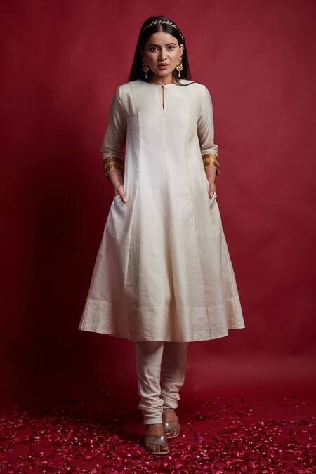 Shop Vinusto Ivory Chanderi, Cotton Zari, Embroidery, Fringe Round Neck Anarkali Kurta Set Online at Aza Fashions Shop_Vinusto_Ivory Chanderi, Cotton Zari, Embroidery, Fringe Round Neck Anarkali Kurta Set _Online_at_Aza_Fashions