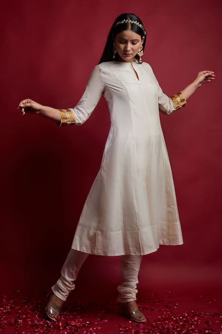 Vinusto Ivory Chanderi, Cotton Zari, Embroidery, Fringe Round Neck Anarkali Kurta Set at Aza Fashions Vinusto_Ivory Chanderi, Cotton Zari, Embroidery, Fringe Round Neck Anarkali Kurta Set _at_Aza_Fashions