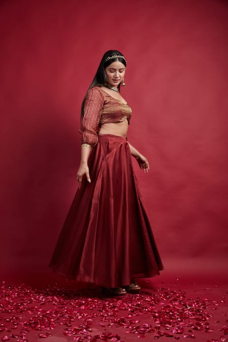 Buy Vinusto Maroon Chanderi Zari, Embroidery, Fringe Flared Lehanga Set With Dupatta Buy_Vinusto_Maroon Chanderi Zari, Embroidery, Fringe Flared Lehanga Set With Dupatta