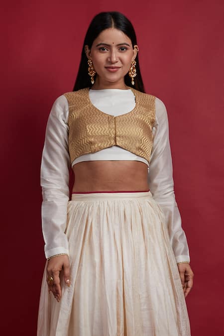 Vinusto Ivory Chanderi Gota Patti, Stones Collared, Round Neck And Gold Lehanga Set Online at Aza Fashions Vinusto_Ivory Chanderi Gota Patti, Stones Collared, Round Neck And Gold Lehanga Set _Online_at_Aza_Fashions