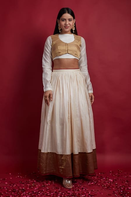 Vinusto Ivory Chanderi Gota Patti, Stones Collared, Round Neck And Gold Lehanga Set 