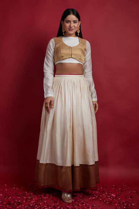 Vinusto Ivory Chanderi Stones High Neck, Collared Gold Lehenga Set Online at Aza Fashions Vinusto_Ivory Chanderi Stones High Neck, Collared Gold Lehenga Set _Online_at_Aza_Fashions