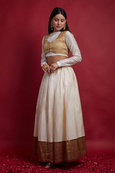 Buy Vinusto Ivory Chanderi Stones High Neck, Collared Gold Lehenga Set Online at Aza Fashions Buy_Vinusto_Ivory Chanderi Stones High Neck, Collared Gold Lehenga Set _Online_at_Aza_Fashions