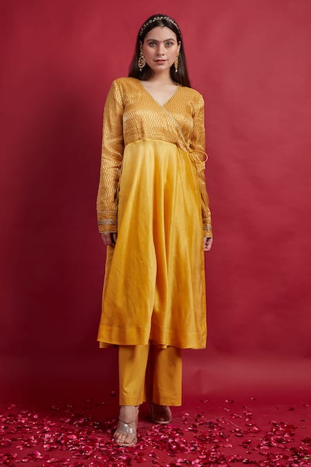 Vinusto Yellow , Silk Cut Work, Embroidery V-neck Zig Zag Kurta Set 