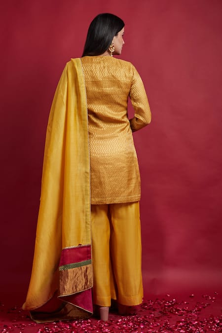 Shop Vinusto Yellow Chanderi Embroidery, Zari Mandarin Collar Zig-zag Weaves Kurta Set at Aza Fashions Shop_Vinusto_Yellow Chanderi Embroidery, Zari Mandarin Collar Zig-zag Weaves Kurta Set _at_Aza_Fashions