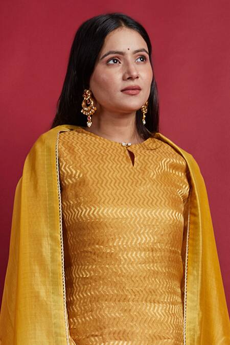 Vinusto Yellow Chanderi Embroidery, Zari Mandarin Collar Zig-zag Weaves Kurta Set Online at Aza Fashions Vinusto_Yellow Chanderi Embroidery, Zari Mandarin Collar Zig-zag Weaves Kurta Set _Online_at_Aza_Fashions