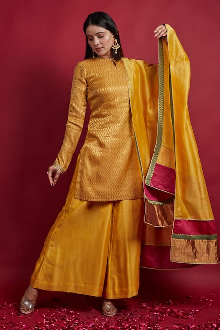Vinusto Yellow Chanderi Embroidery, Zari Mandarin Collar Zig-zag Weaves Kurta Set 