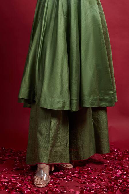 Vinusto_Olive Green Chanderi Zari Halter Neck Anarkali Kurta Set _at_Aza_Fashions