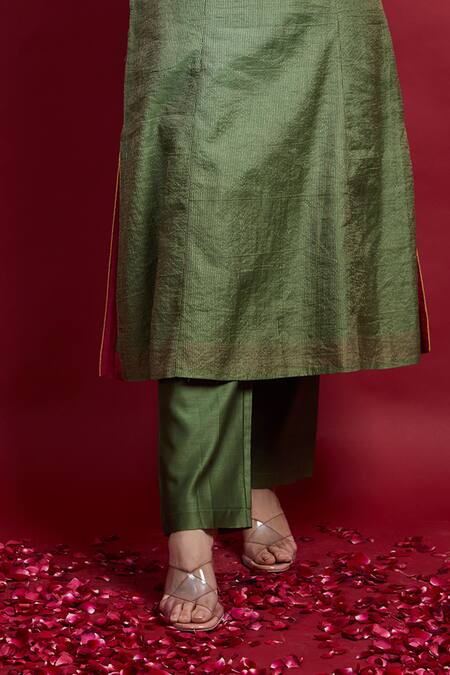 Buy Vinusto Olive Green , Silk Embroidery, Lace A-line Kurta And Pants Set Online at Aza Fashions Buy_Vinusto_Olive Green , Silk Embroidery, Lace A-line Kurta And Pants Set _Online_at_Aza_Fashions