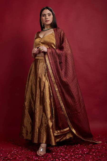 Shop_Vinusto_Gold Chanderi, Handloom Cotton Fringe, Zari V-neck Lehenga Set With Dupatta _Online_at_Aza_Fashions