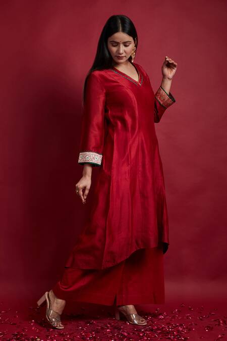 Vinusto_Red Chanderi, Cotton Lace V-neck Handwoven Kurta And Palazzo Set_at_Aza_Fashions