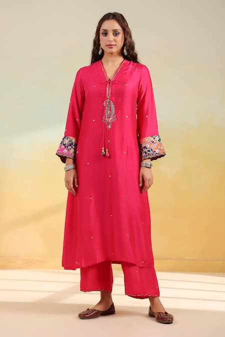 Buy_Label Niti Bothra_Pink Silk Embroidery Split V-neck Paisley Gota Patti Kurta Set _Online_at_Aza_Fashions