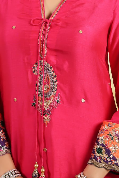 Buy_Label Niti Bothra_Pink Silk Embroidery Split V-neck Paisley Gota Patti Kurta Set 