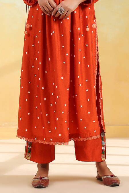 Label Niti Bothra Orange Silk, Organza Fabric Flowers V-neck Floral Applique Kurta Set Online at Aza Fashions Label Niti Bothra_Orange Silk, Organza Fabric Flowers V-neck Floral Applique Kurta Set _Online_at_Aza_Fashions